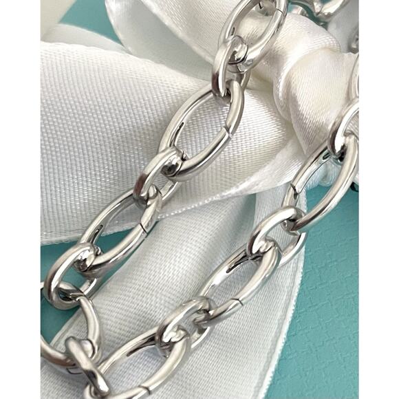 RARE Tiffany & Co. White Gold 750 Clasping Oval Link bracelet For Charms - Picture 4 of 8
